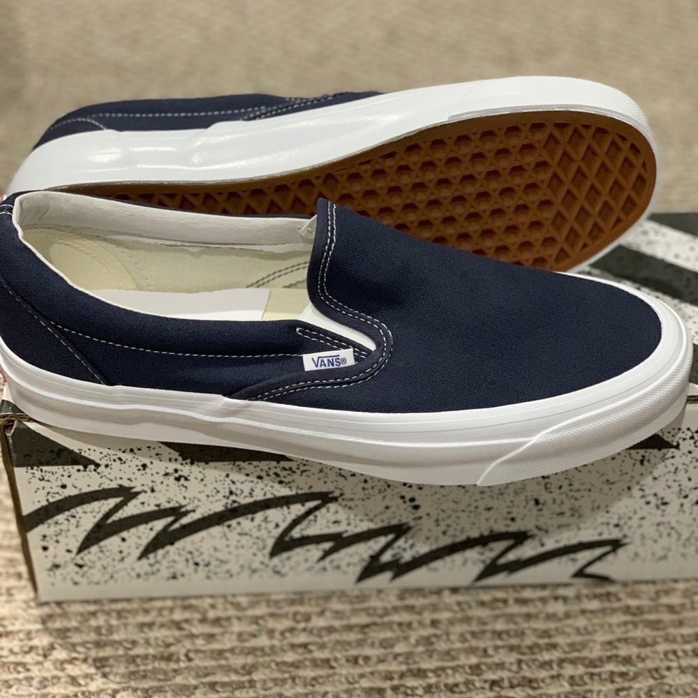 Men’s OG Classic Slip On Vans Size 11.5
